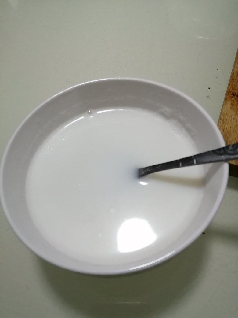 简单美味的自制椰奶，椰青喝完再利用(附取椰肉技巧)