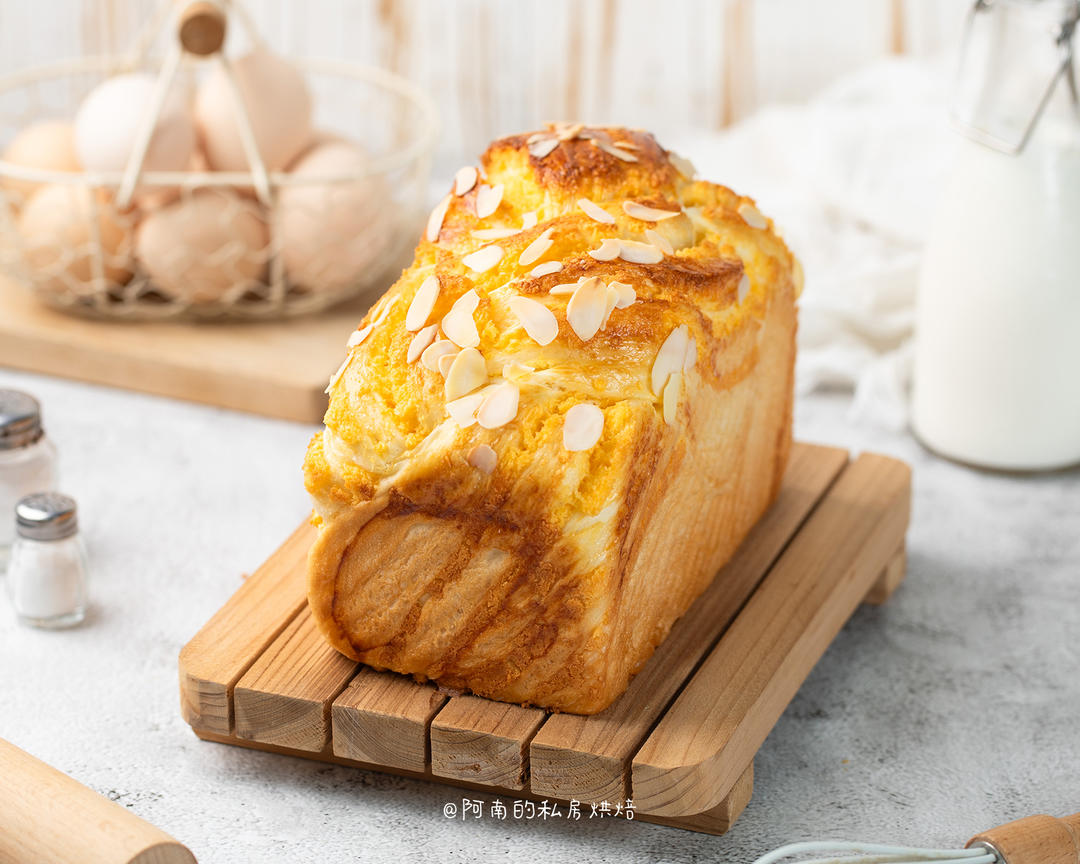椰香四溢！杏仁片椰蓉吐司！