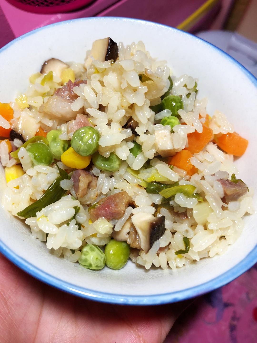 什锦腊肉焖饭的做法