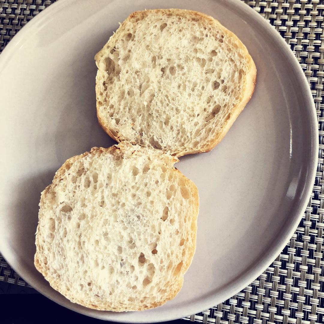 免揉意大利拖鞋面包ciabatta（吐血整理史上最全藤田千秋免揉欧包制作心得）