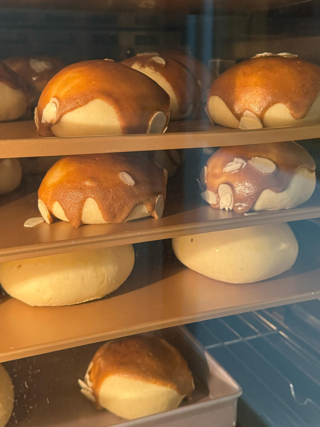 帕帕罗蒂2.0，口感味道升级的奶盐酥皮咖啡面包