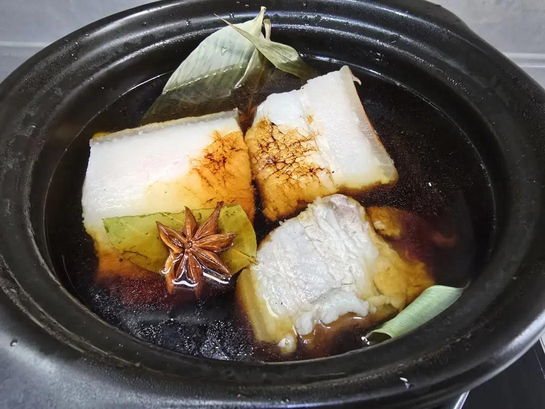 那入口即化的一坨脂肪-苏式焖肉