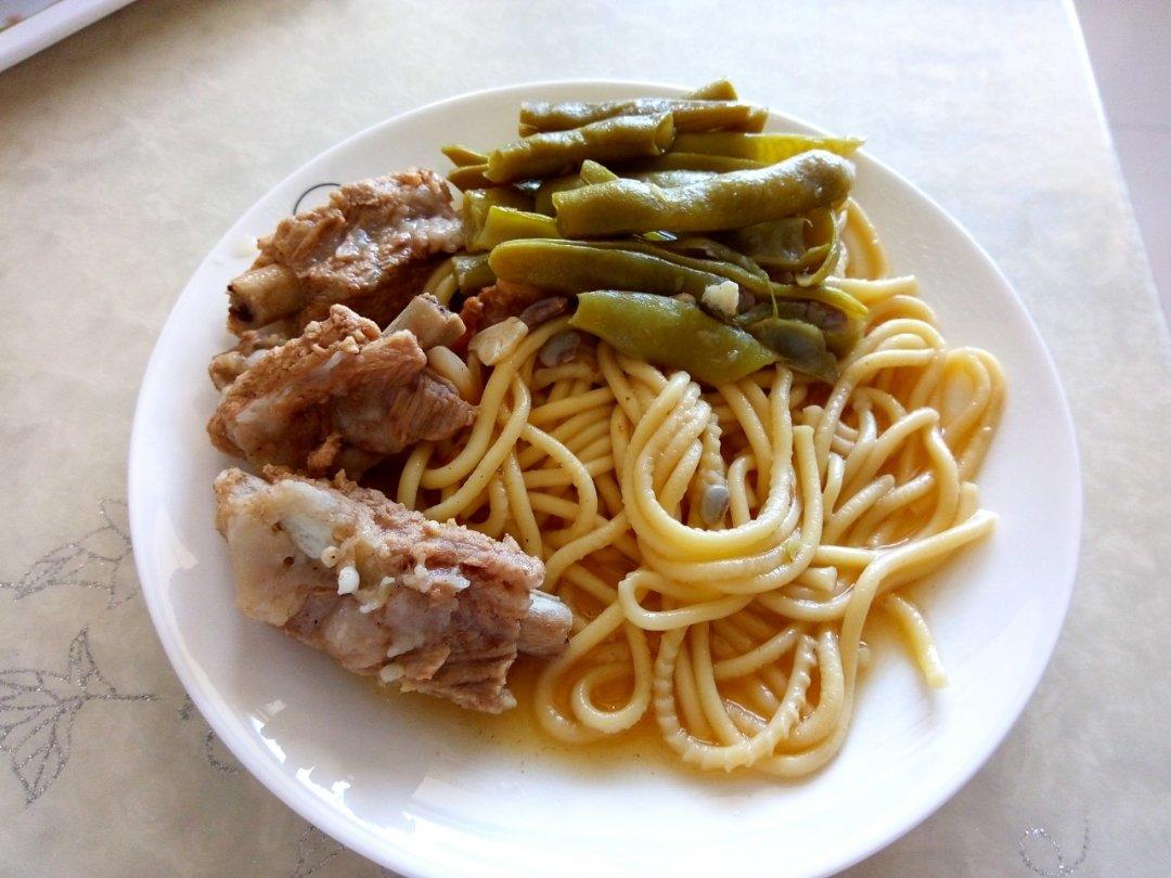 排骨豆角焖面
