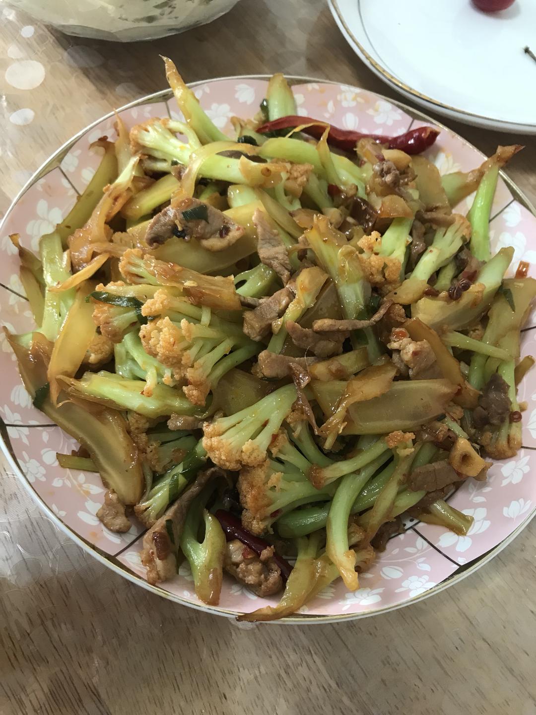 有机菜花炒肉的做法