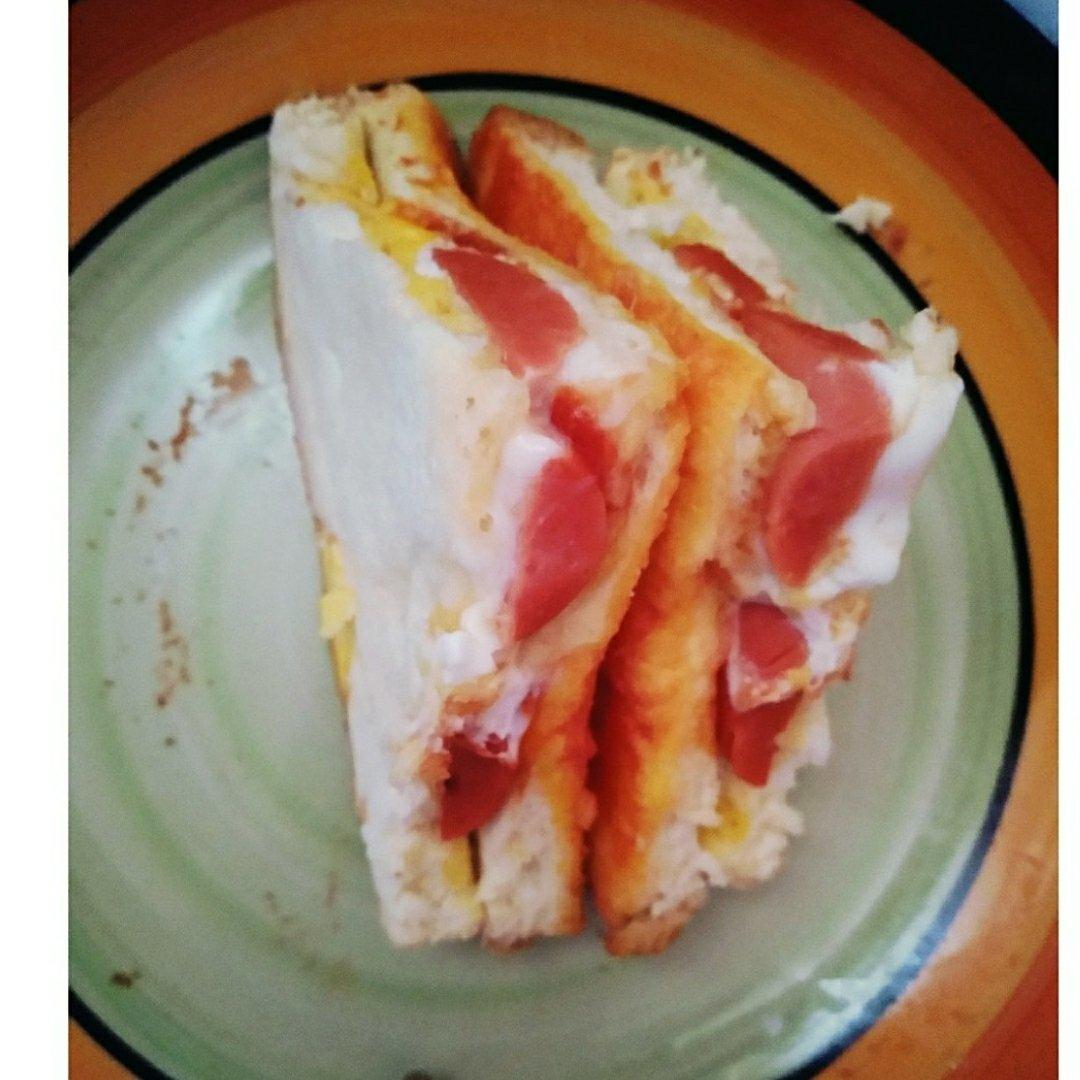 【1分钟鸡蛋三明治】微波懒人早餐