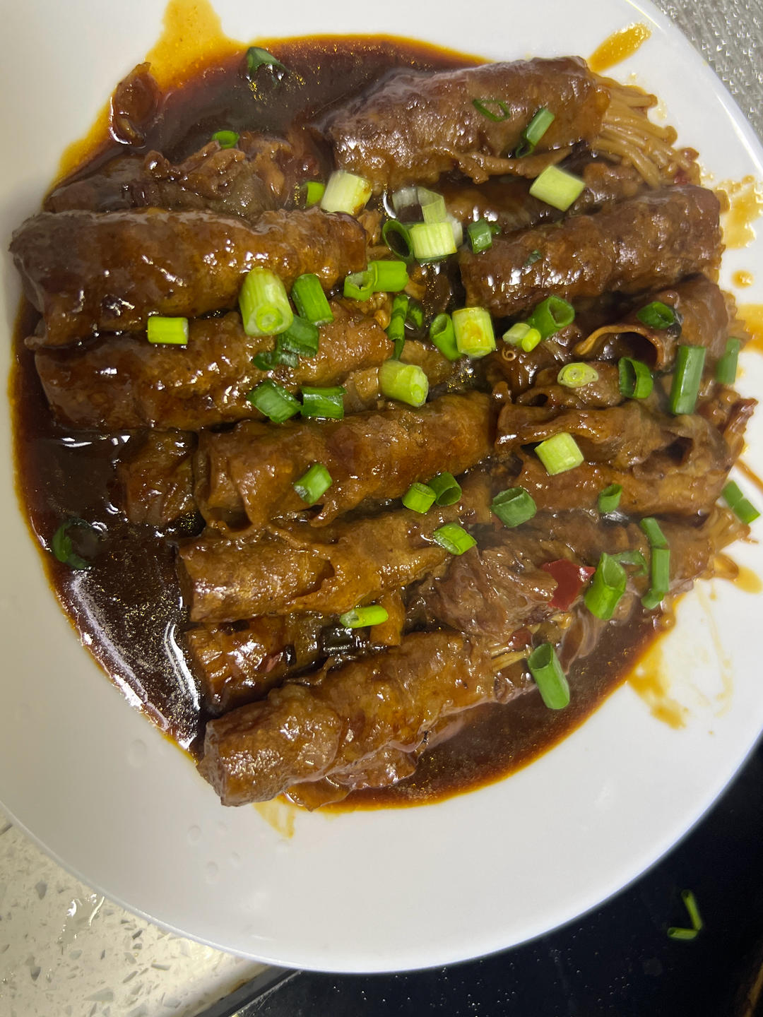 【金针菇肥牛卷】