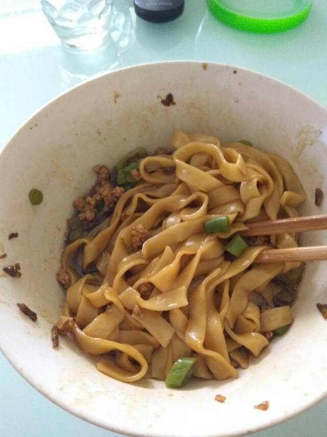 葱油拌面（快手简单，美味无敌）