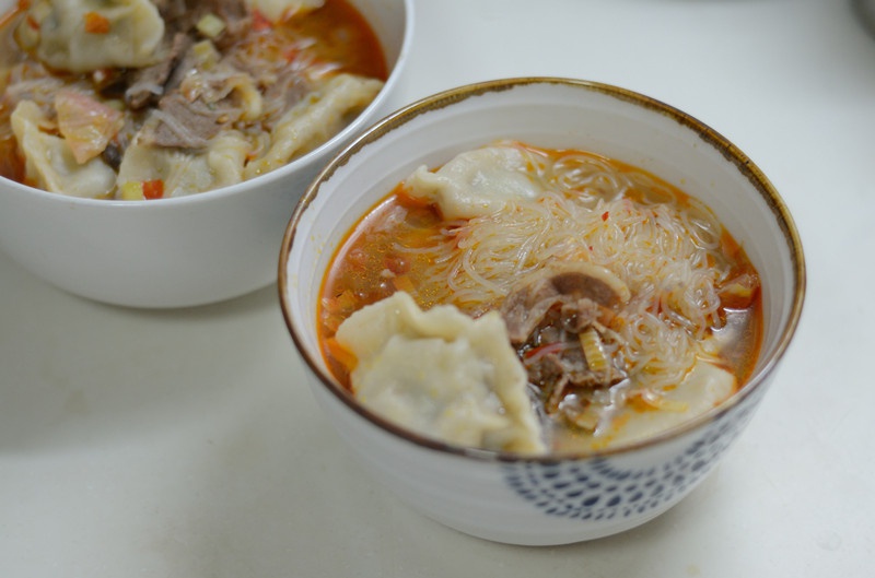 羊肉粉丝汆饺子