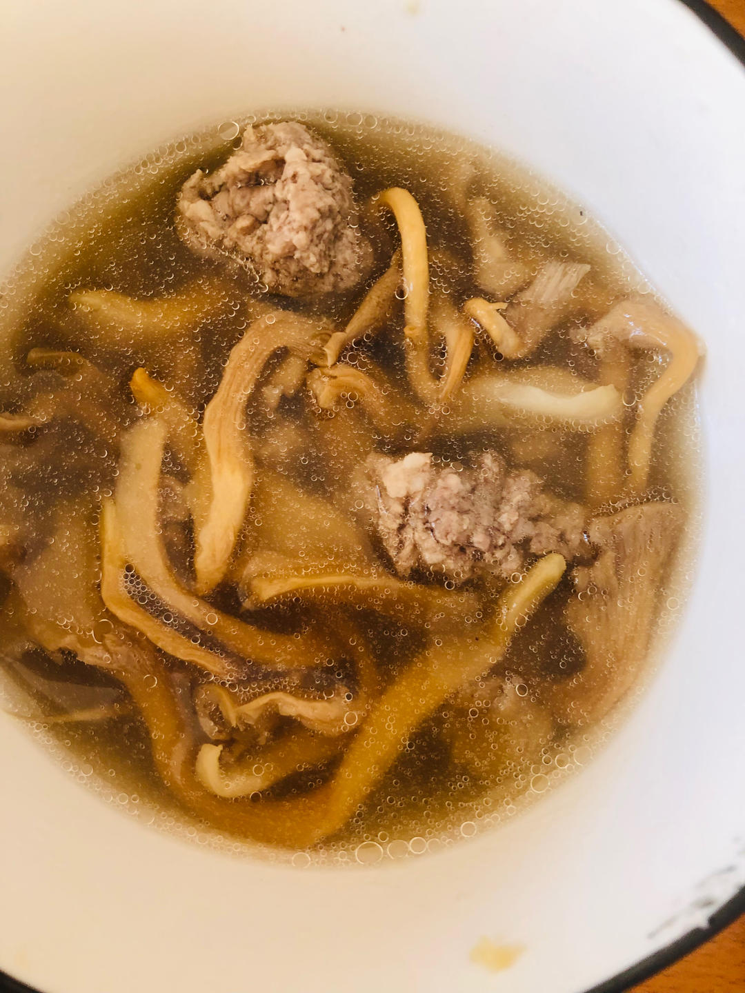 鸡油菌肉丸汤，好鲜甜！