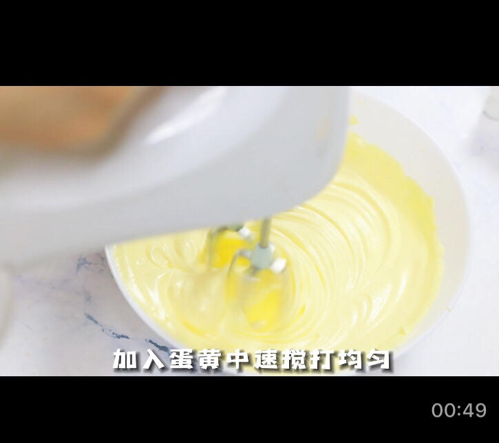 足球海绵蛋糕甜甜圈蛋糕的做法 步骤5