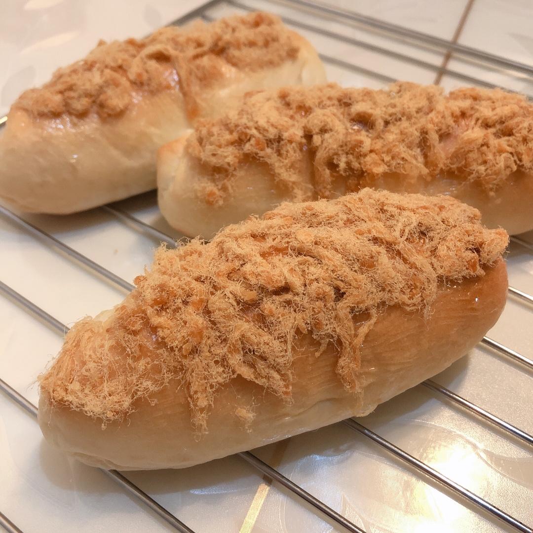 里松外松肉松面包