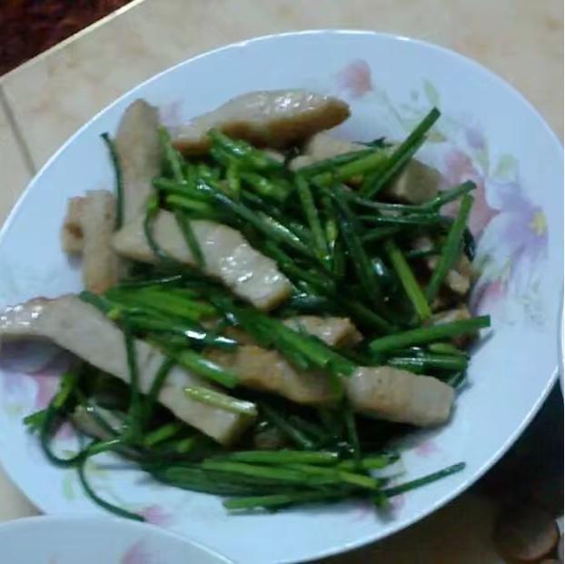 韭菜花炒肉丝