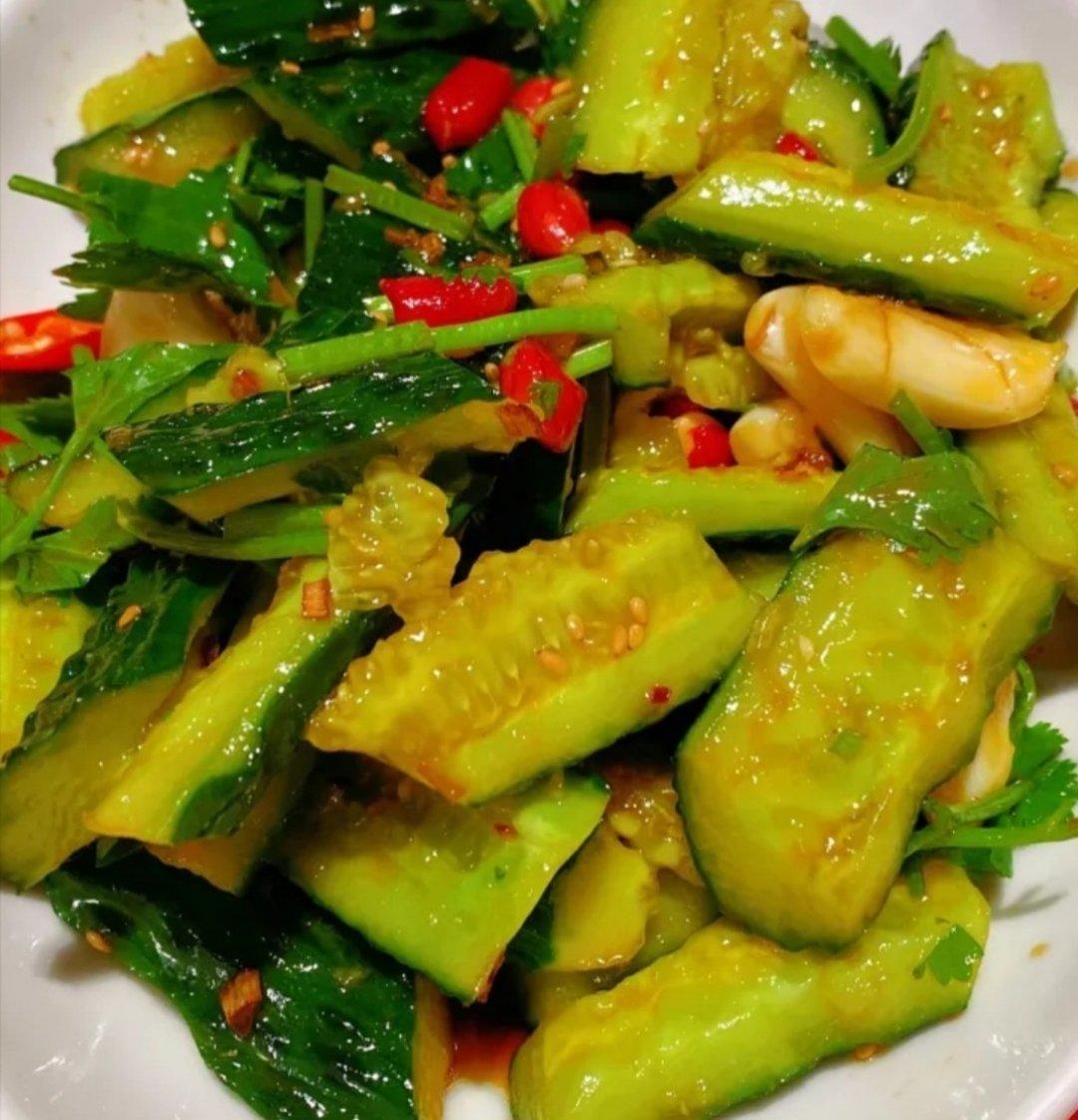 下酒菜之拍黄瓜拌花生米