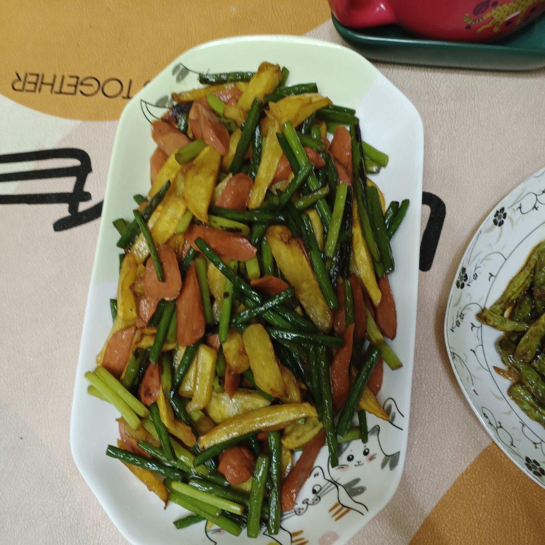 蒜薹炒土豆条