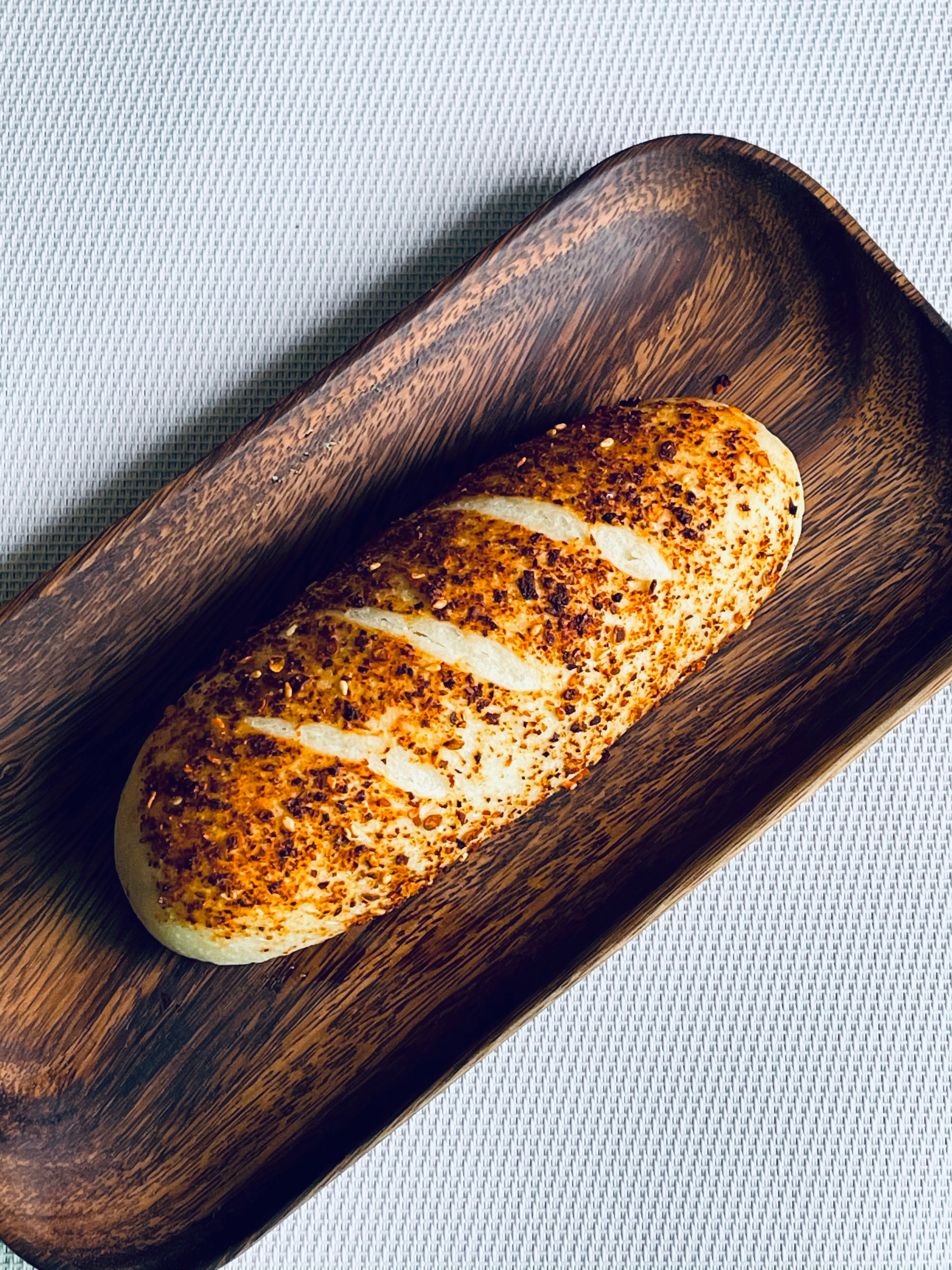 面包系列：泡椒脆肠面包