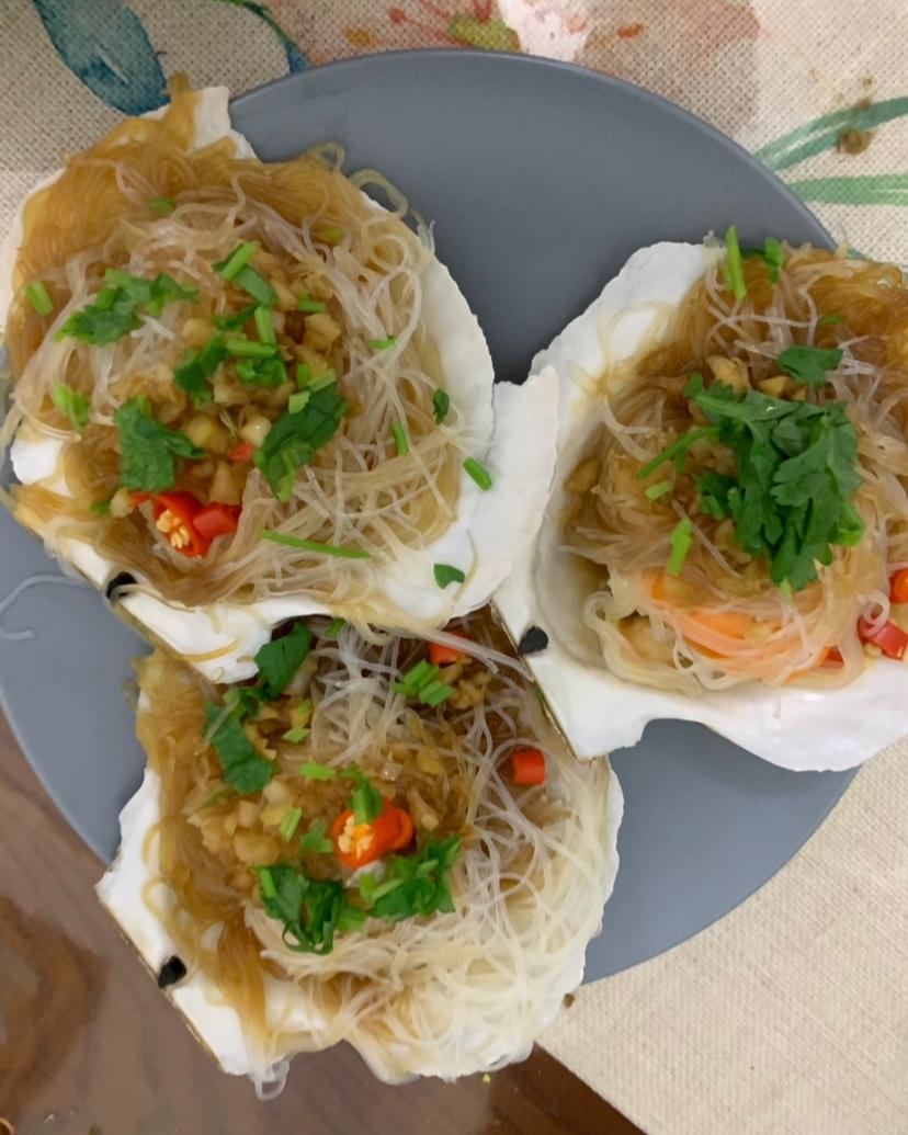 蒜蓉粉丝蒸扇贝（清晰图片步骤讲解）