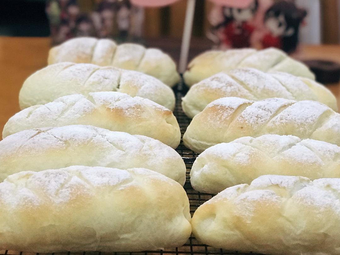 红豆/肉松麻薯软欧面包+石榴茶【曼食慢语】