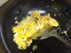 米饭绝对粒粒分明的蛋炒饭的做法 步骤4