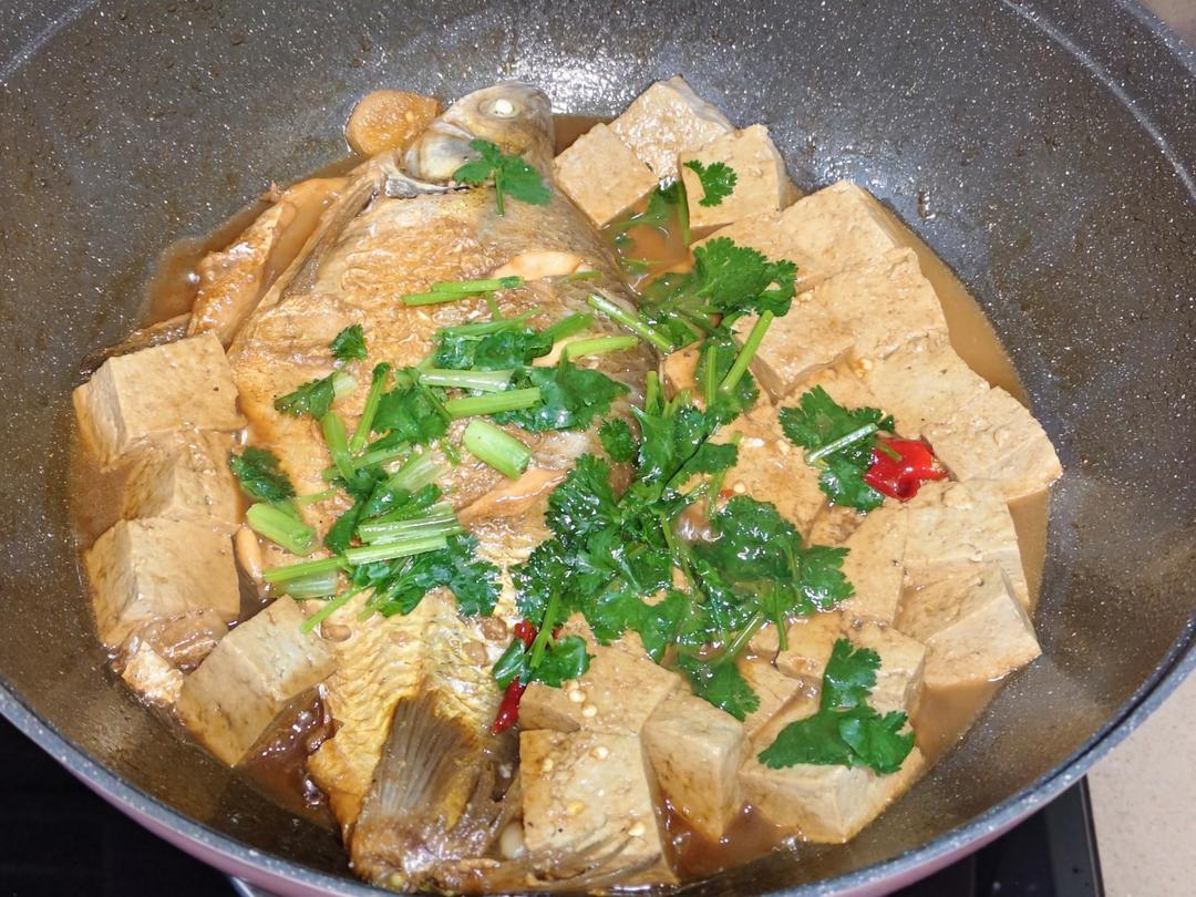 鱼炖豆腐|一锅暖到胃的家常硬菜