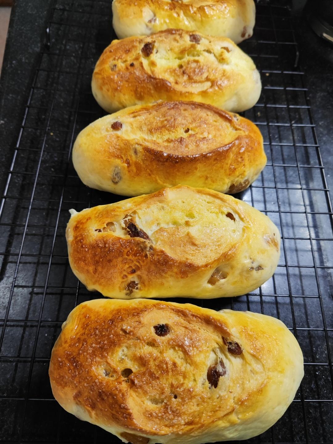 奶香松软的葡萄干面包｜有手就会
