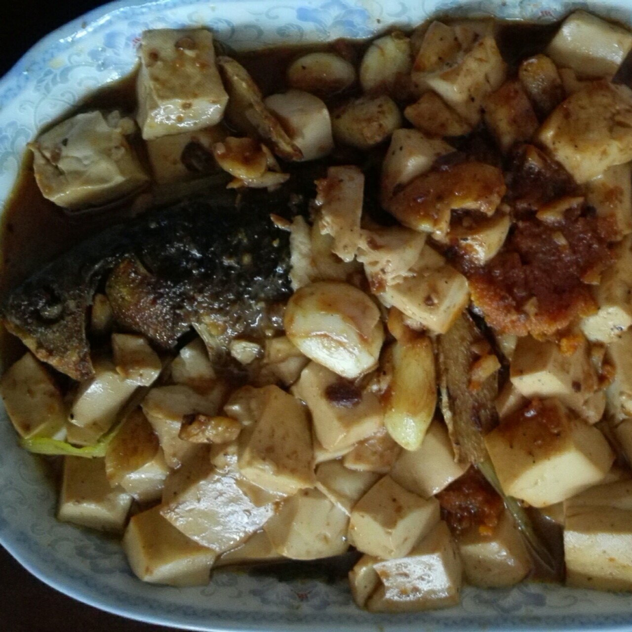 麻辣豆腐烧鲫鱼