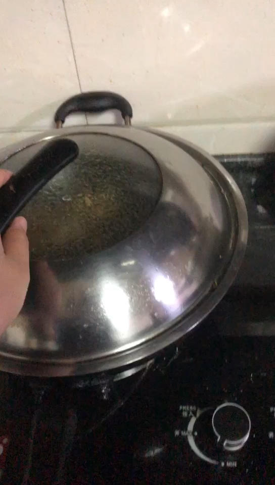 🔥超级简单的辣炒花蛤～味道绝对好吃到舔壳