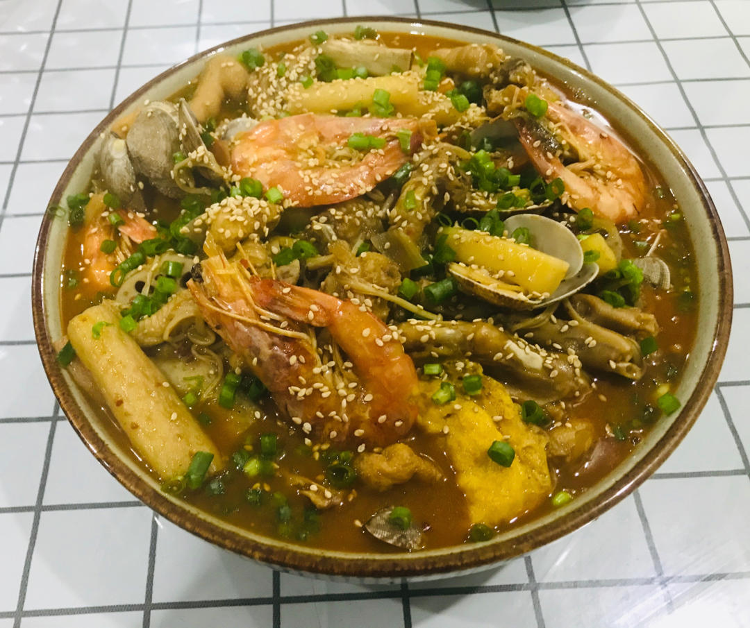 超入味的鸡爪煲，吃过就忘不了