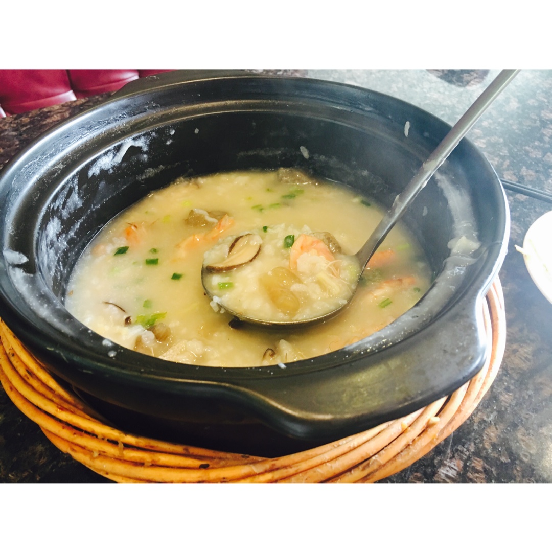鲜虾砂锅粥