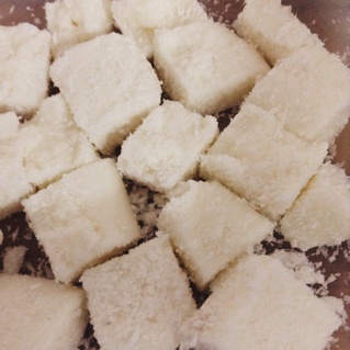 椰丝牛奶小方糕