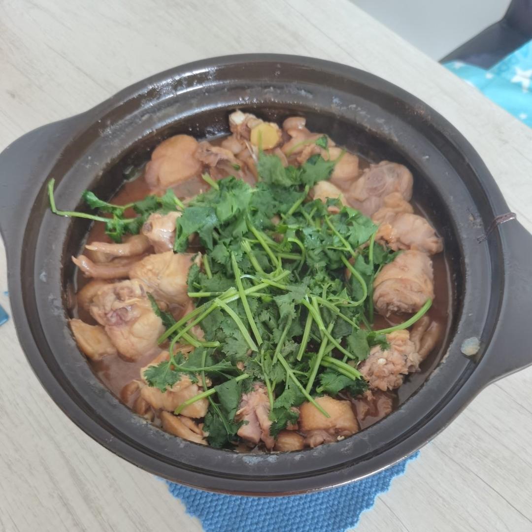 香气火爆口感滑嫩的啫啫滑鸡煲