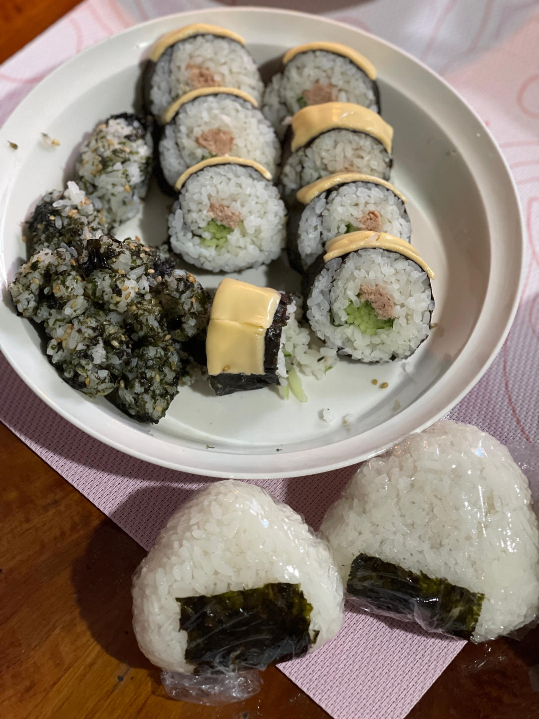 金枪鱼寿司卷
