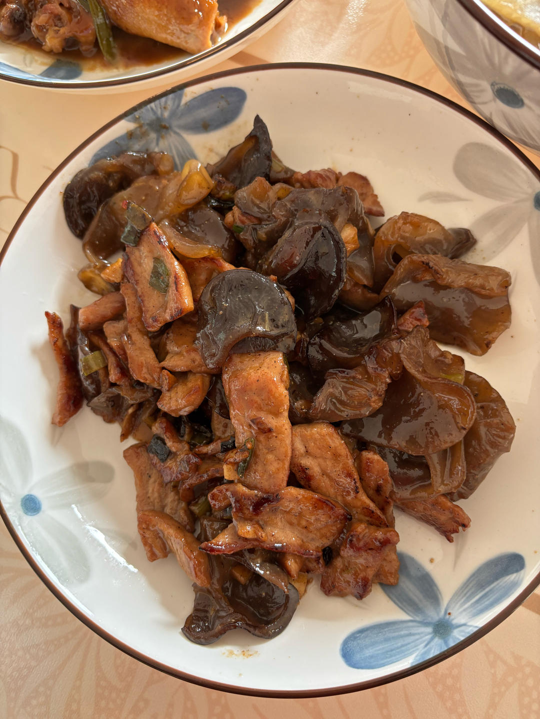 最喜爱的东北菜！木耳炒肉片