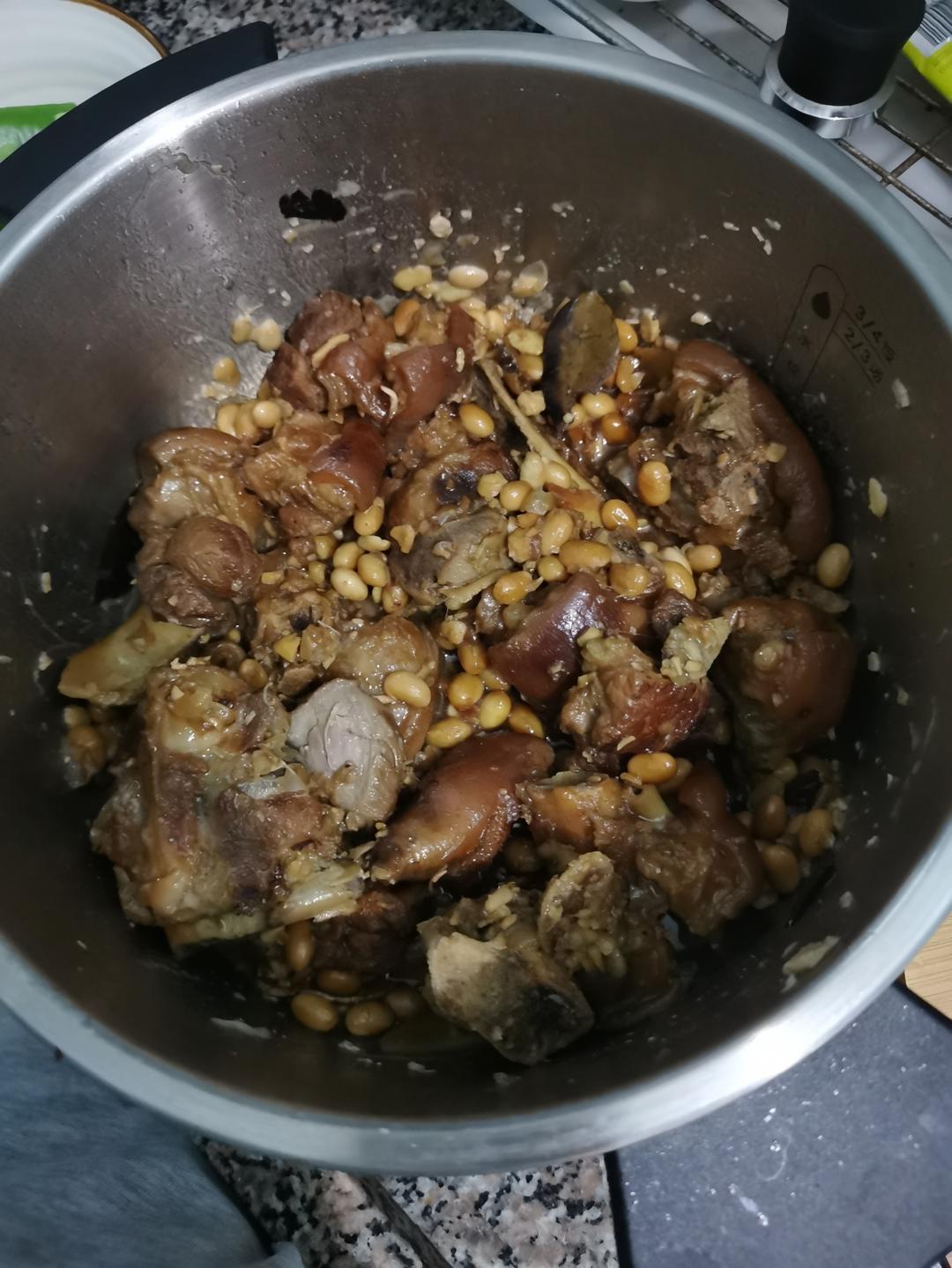 猪蹄｜黄豆焖猪蹄儿