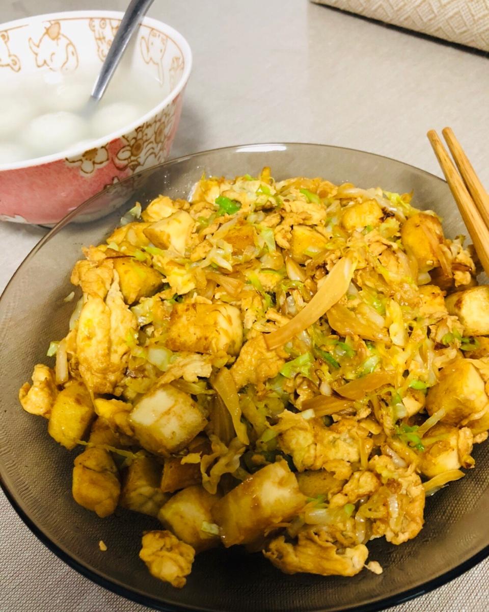 圆白菜炒花卷