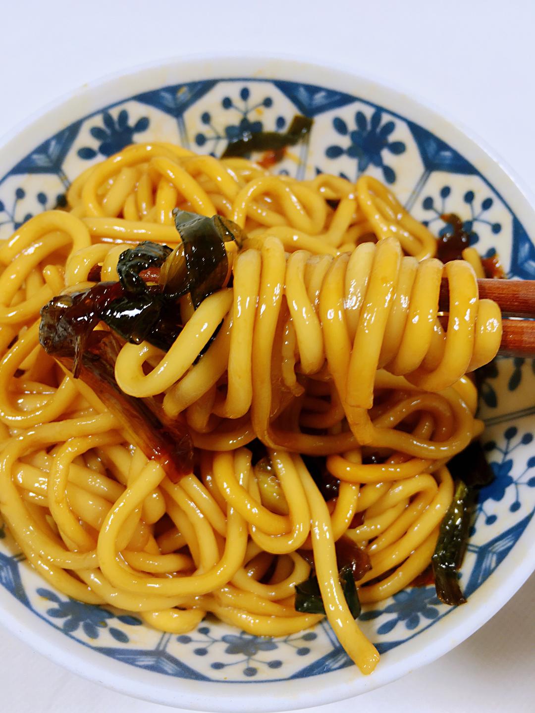 速手面食控·葱油拌面的做法