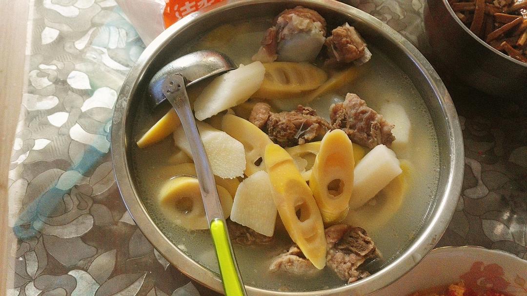 清炖笋汤