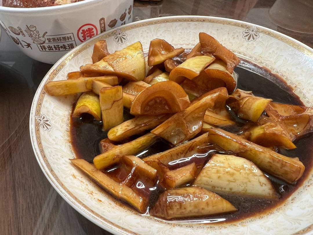 一个人能吃两盘的油焖笋