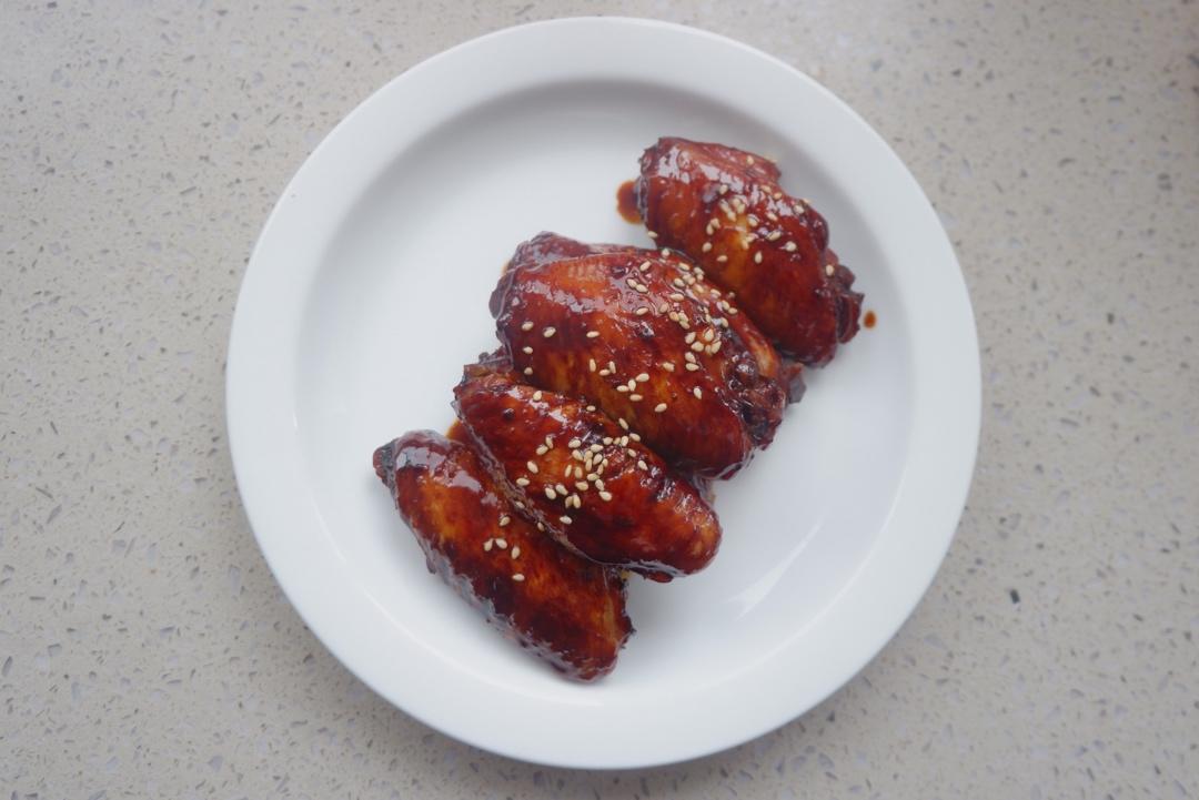 厨师长教你：“可乐鸡翅”的家常做法，味道鲜嫩可口，先收藏起来