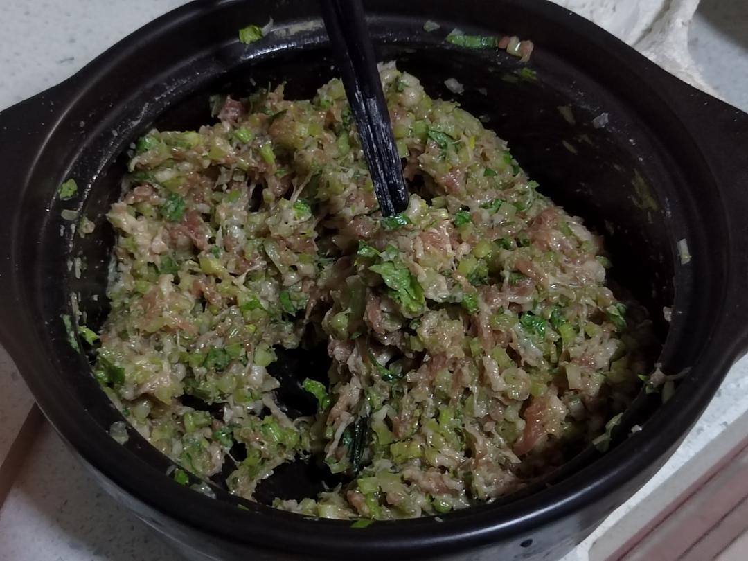 芹菜猪肉大馅饺子