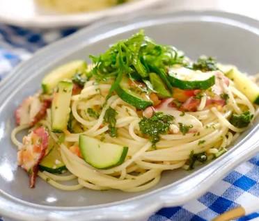 香味章鱼西葫芦意大利面的做法