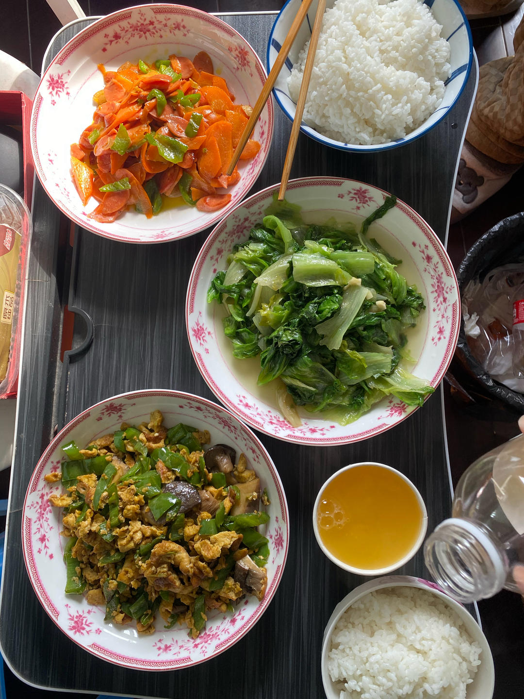 平菇青椒炒鸡蛋 好吃又营养的超快手家常菜