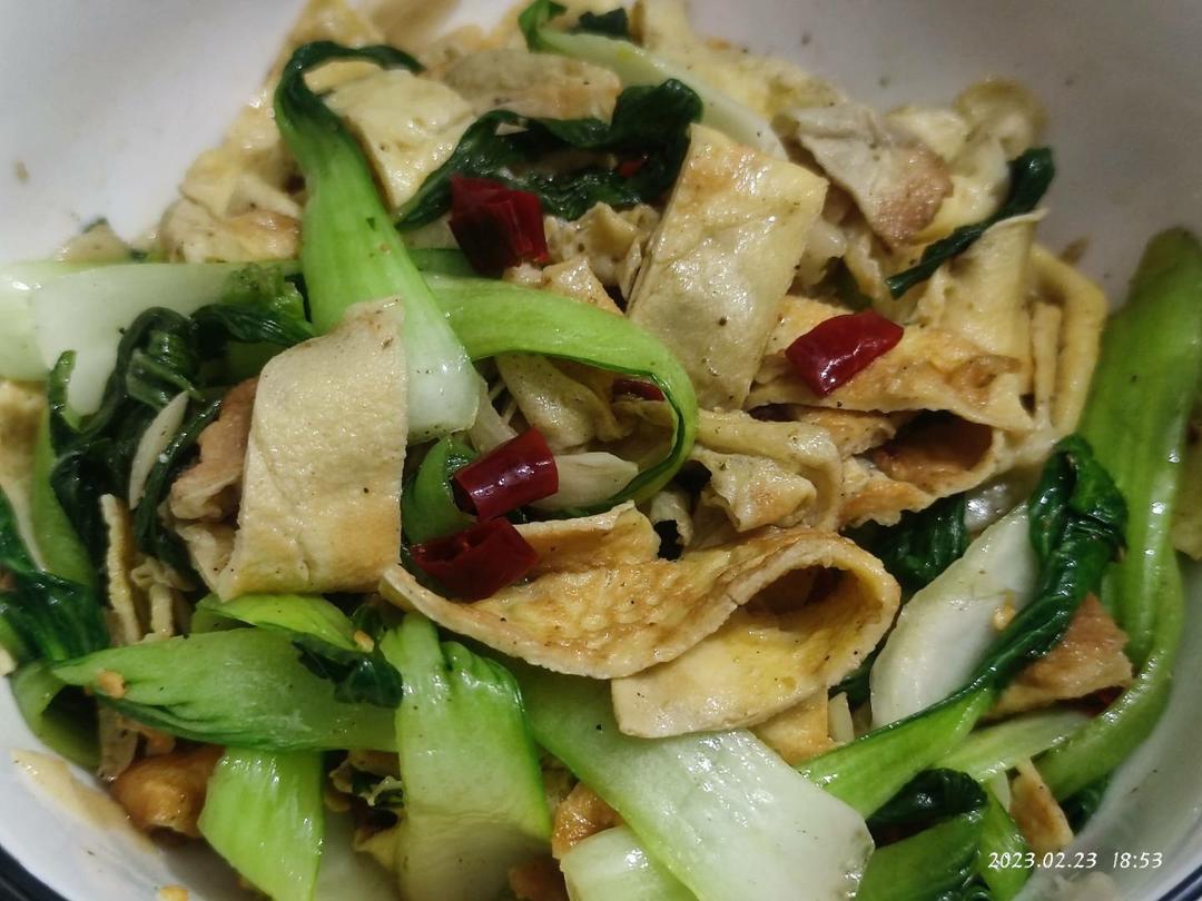 职场妈妈下班后的快手菜1-青菜炝炒鸡蛋皮