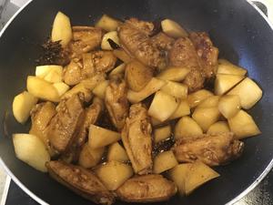 🥔土豆炖鸡翅🐣的做法 步骤6