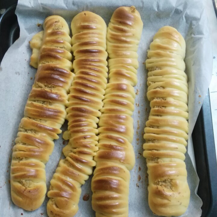 毛毛虫肉松面包