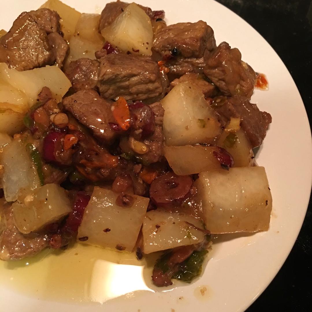牛肉炖萝卜