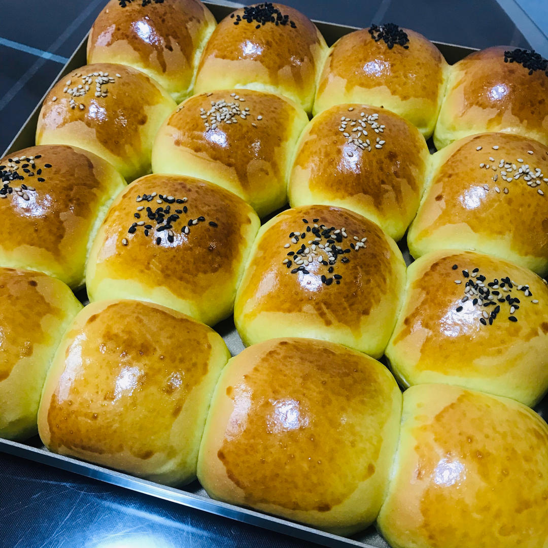 南瓜奶油小餐包（一次发酵）