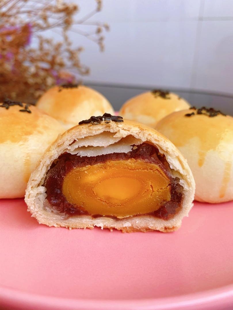 一点不腻，放几天都酥掉渣的蛋黄酥（适应于热天）