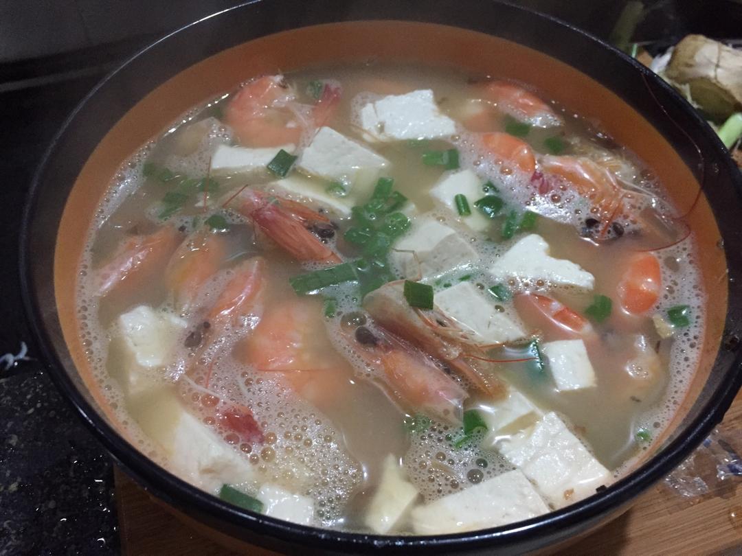 a youhuo有货潮鞋(发货中)做的鲜虾豆腐汤