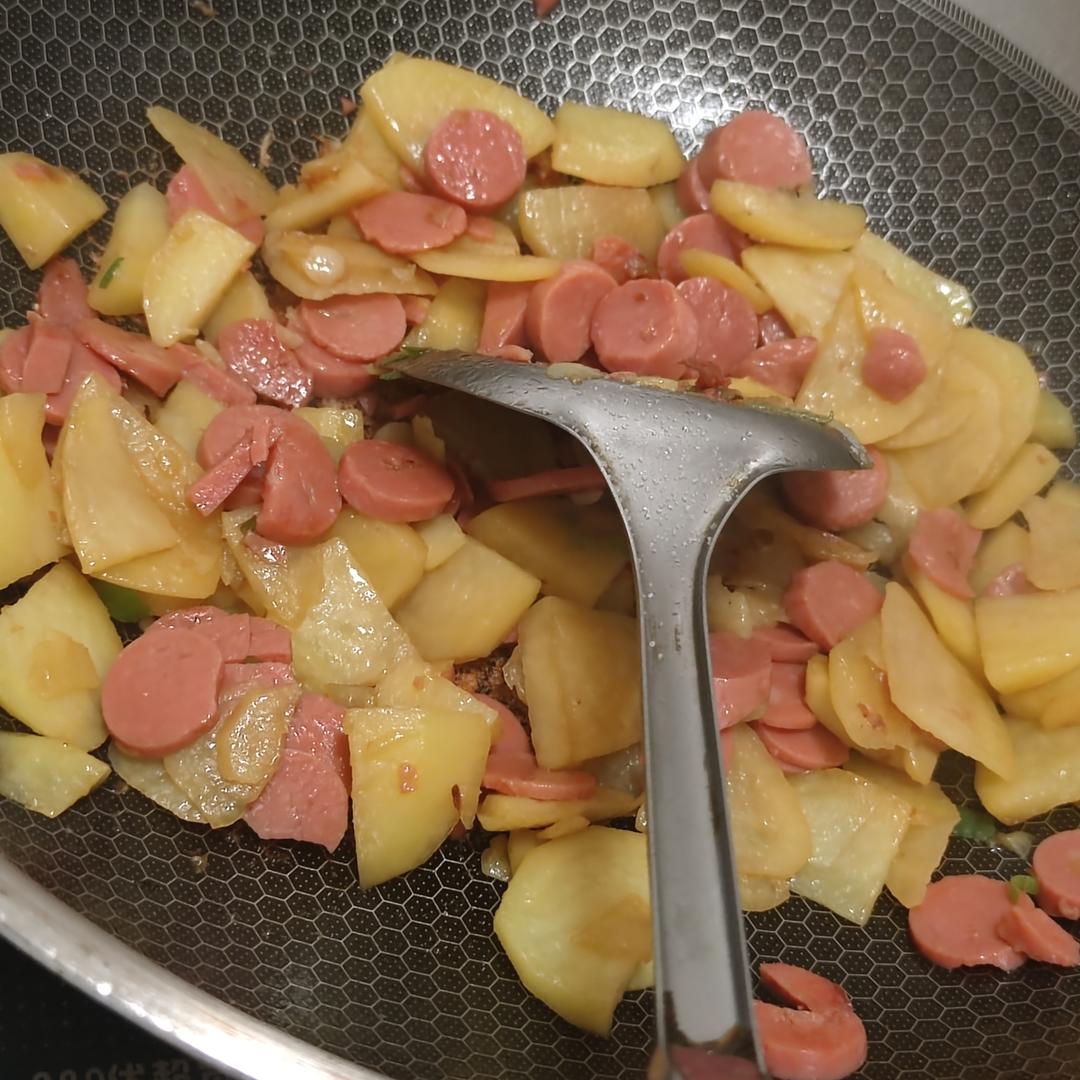 土豆片炒火腿肠