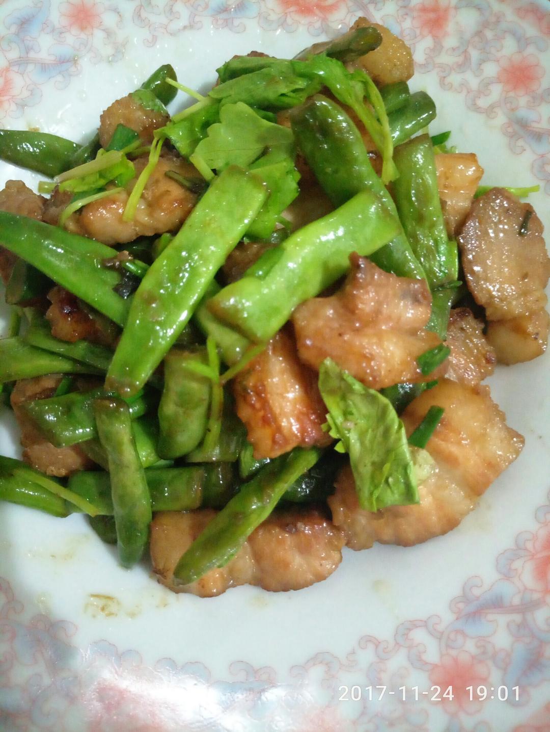 家常菜——五花肉炒豆角的做法